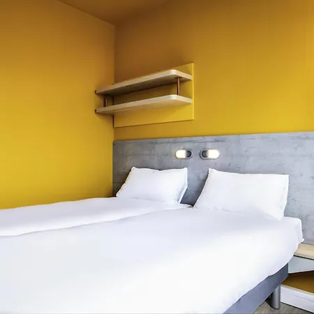 Ibis Budget Fontainebleau Hotel 2*