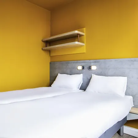 Ibis Budget Fontainebleau Hotel 2*