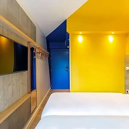 Ibis Budget Fontainebleau Hotel 2*
