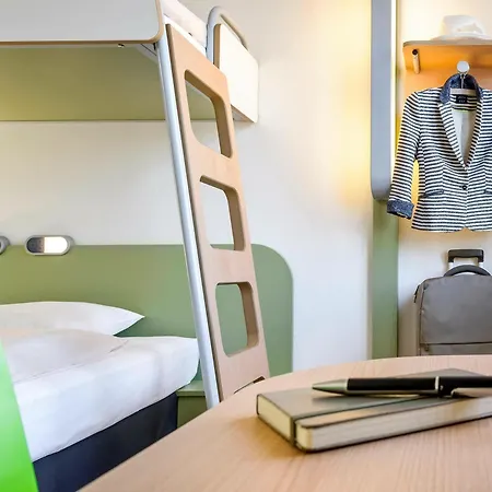 Ibis Budget Fontainebleau Hotel 2*